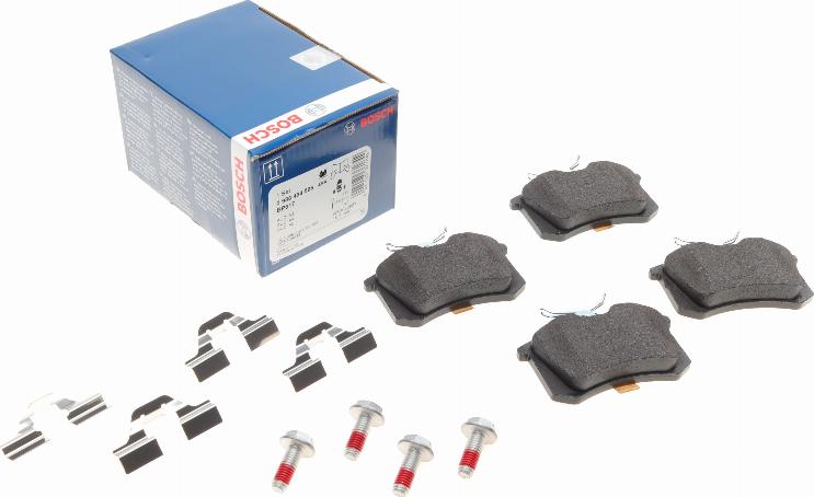 BOSCH 0 986 494 596 - Komplet kočnih obloga, disk kočnica www.parts5.com