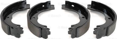 BOSCH 0 986 487 951 - Fékpofakészlet www.parts5.com