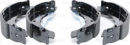 BOSCH 0 986 487 585 - Jeu de mâchoires de frein www.parts5.com