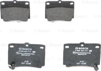 BOSCH 0 986 424 711 - Sada brzdových destiček, kotoučová brzda www.parts5.com