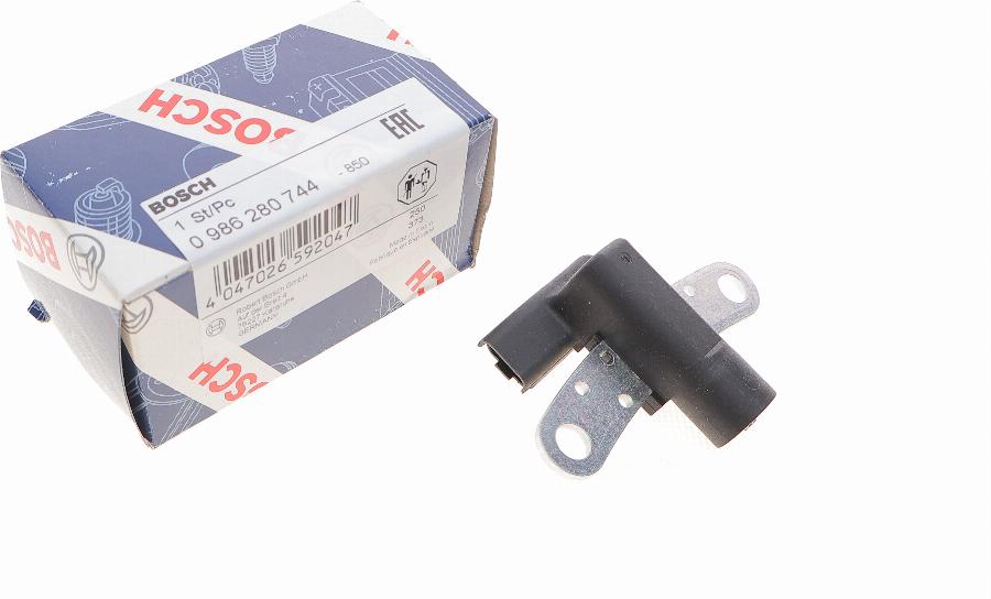 BOSCH 0 986 280 744 - Sensor, crankshaft pulse parts5.com