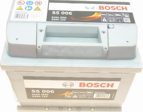 BOSCH 0 092 S50 060 - Batterie de démarrage www.parts5.com