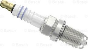 BOSCH 0 242 240 587 - Świeca zapłonowa www.parts5.com