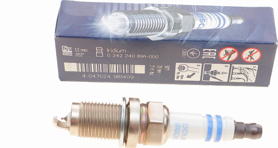 BOSCH 0 242 240 691 - Bujii www.parts5.com