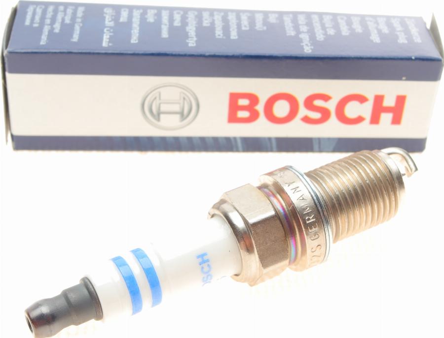 BOSCH 0 242 240 653 - Gyújtógyertya www.parts5.com