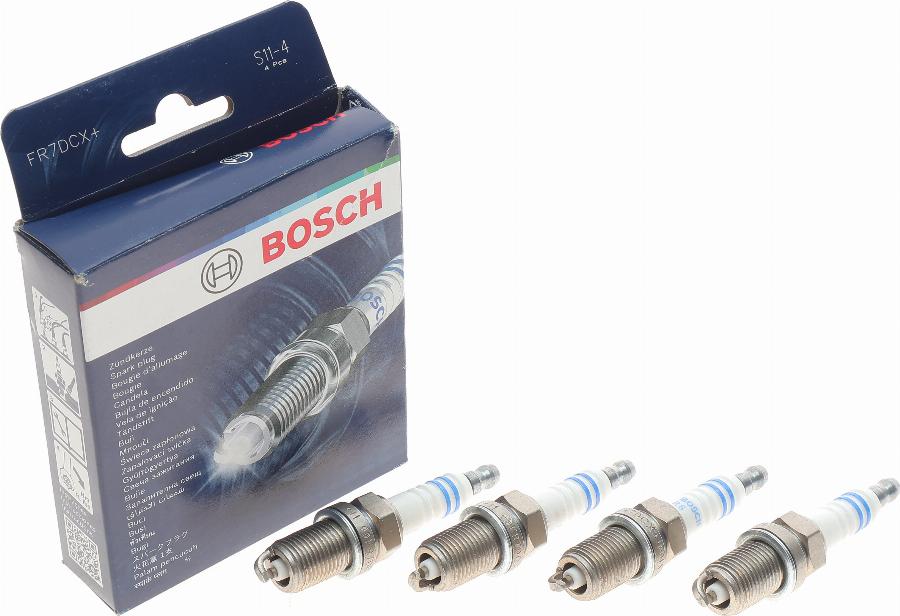 BOSCH 0 242 235 913 - Süüteküünal www.parts5.com