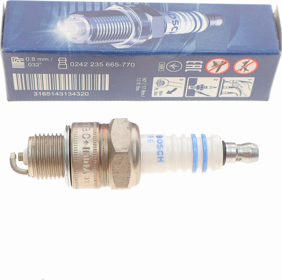 BOSCH 0 242 235 665 - Bujii www.parts5.com