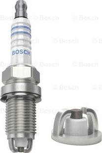 BOSCH 0 242 235 668 - Gyújtógyertya www.parts5.com