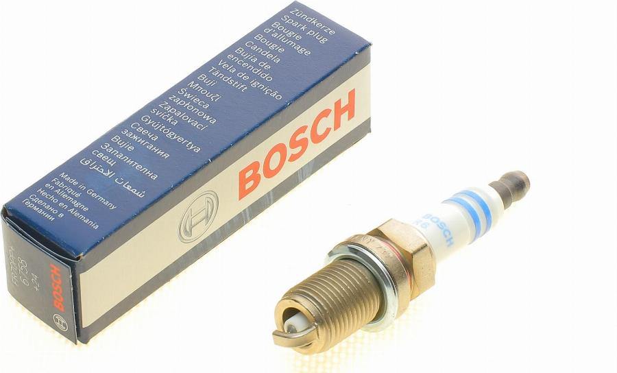 BOSCH 0 242 235 749 - Gyújtógyertya www.parts5.com