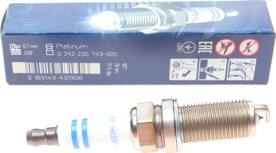 BOSCH 0 242 235 743 - Свеча зажигания www.parts5.com