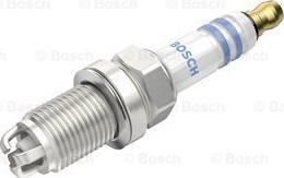 BOSCH 0 242 235 766 - Gyújtógyertya www.parts5.com