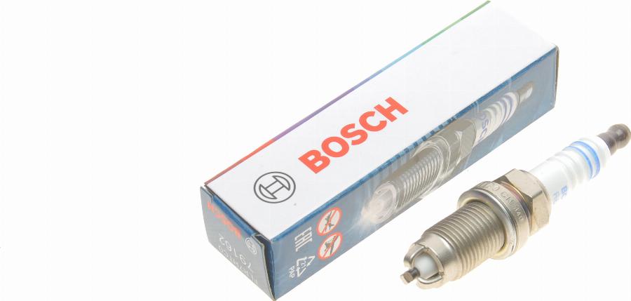 BOSCH 0 242 235 788 - Spark Plug www.parts5.com