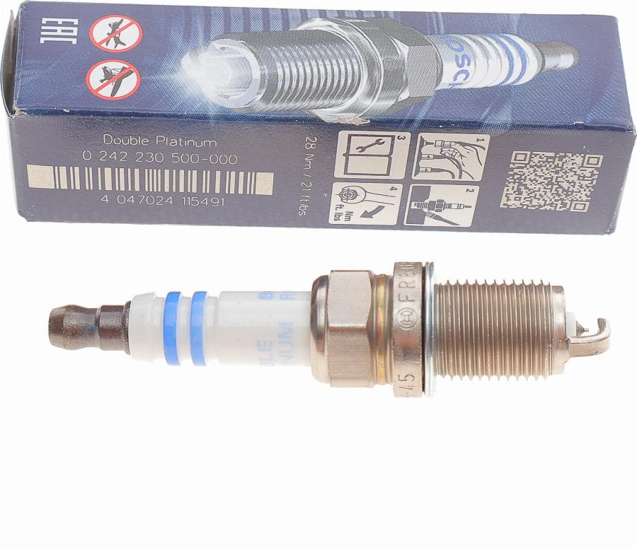 BOSCH 0 242 230 500 - Gyújtógyertya www.parts5.com