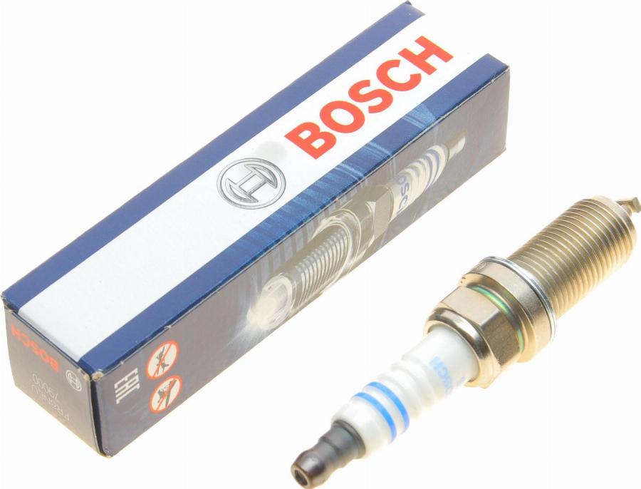 BOSCH 0 242 230 607 - Свеча зажигания www.parts5.com