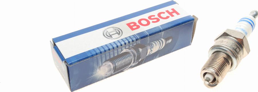 BOSCH 0 242 229 656 - Gyújtógyertya www.parts5.com