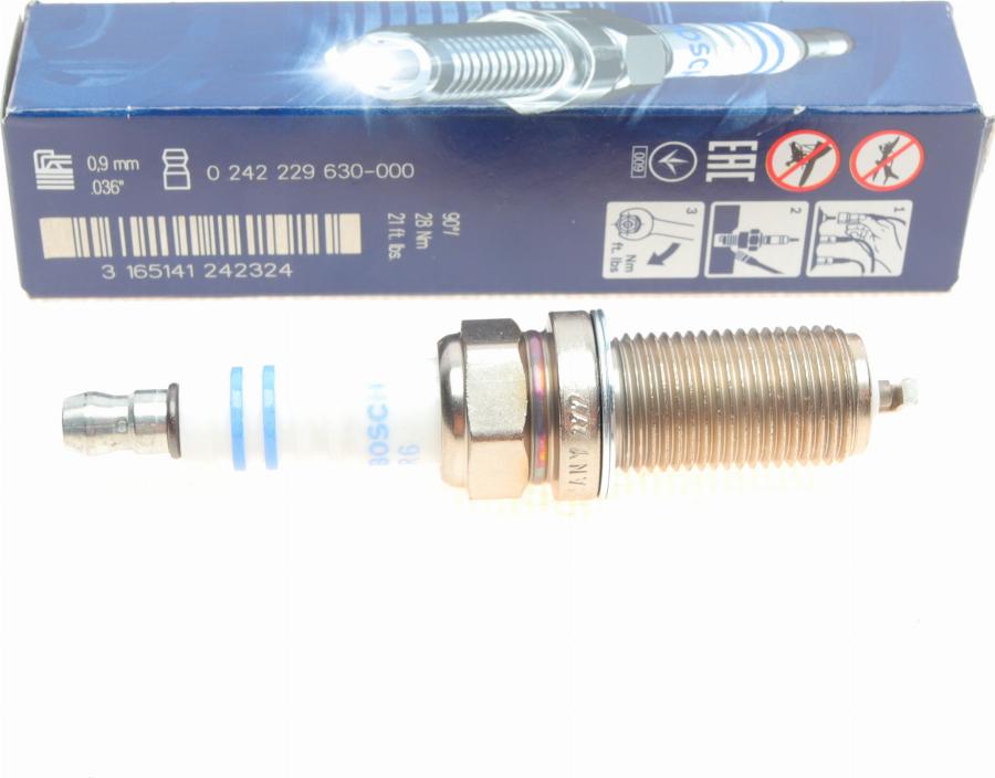 BOSCH 0 242 229 630 - Gyújtógyertya www.parts5.com