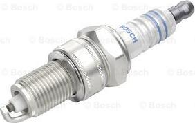 BOSCH 0 242 229 779 - Zündkerze www.parts5.com