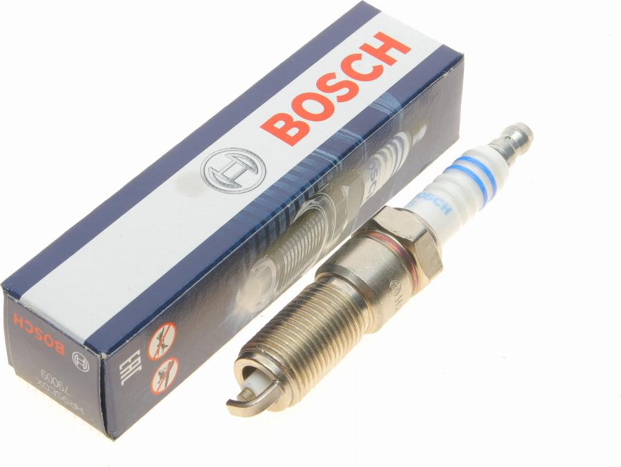 BOSCH 0 242 225 668 - Gyújtógyertya www.parts5.com