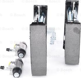 BOSCH 0 204 114 546 - Zestaw szczęk hamulcowych www.parts5.com