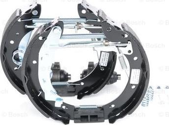 BOSCH 0 204 114 556 - Brake Shoe Set www.parts5.com