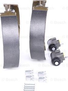 BOSCH 0 204 114 646 - Brake Shoe Set www.parts5.com