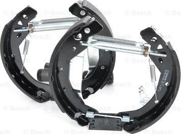 BOSCH 0 204 114 642 - Brake Shoe Set www.parts5.com