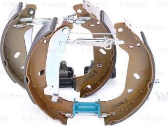 BOSCH 0 204 114 112 - Brake Shoe Set www.parts5.com