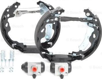 BOSCH 0 204 114 333 - Brake Shoe Set www.parts5.com