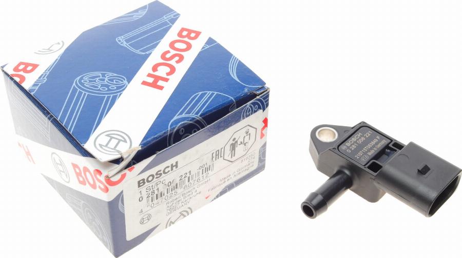 BOSCH 0 281 006 221 - Sensor, exhaust pressure www.parts5.com