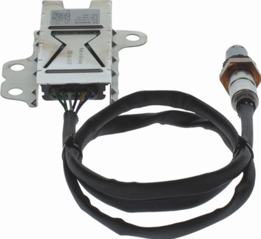 BOSCH 0 281 008 765 - NOx Sensor, urea injection www.parts5.com