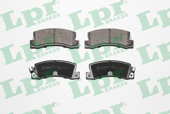 LPR 05P061 - Тормозные колодки, дисковые, комплект www.parts5.com