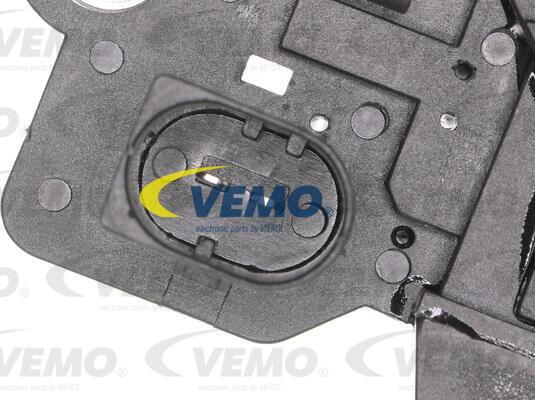 Vemo V10-77-1048 - Regulator, alternator www.parts5.com