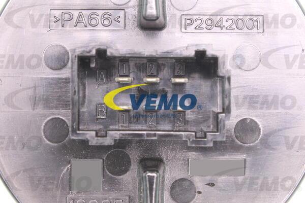 Vemo V22-79-0005 - Regulator, passenger compartment fan www.parts5.com