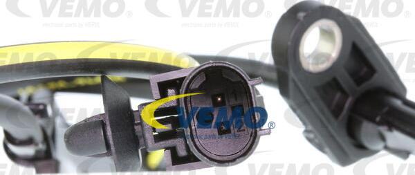 Vemo V70-72-0144 - Sensor, wheel speed www.parts5.com